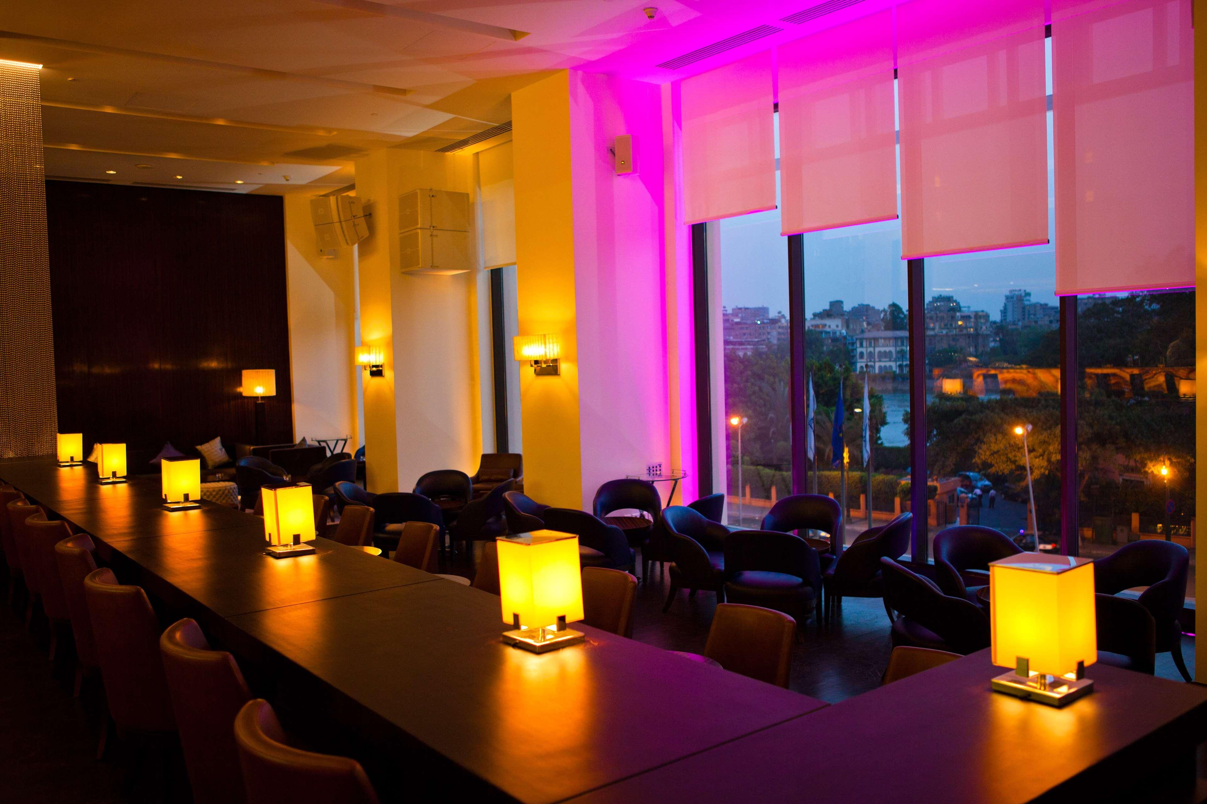 Hotel Sofitel Cairo Downtown Nile Esterno foto The lounge at the 100th floor