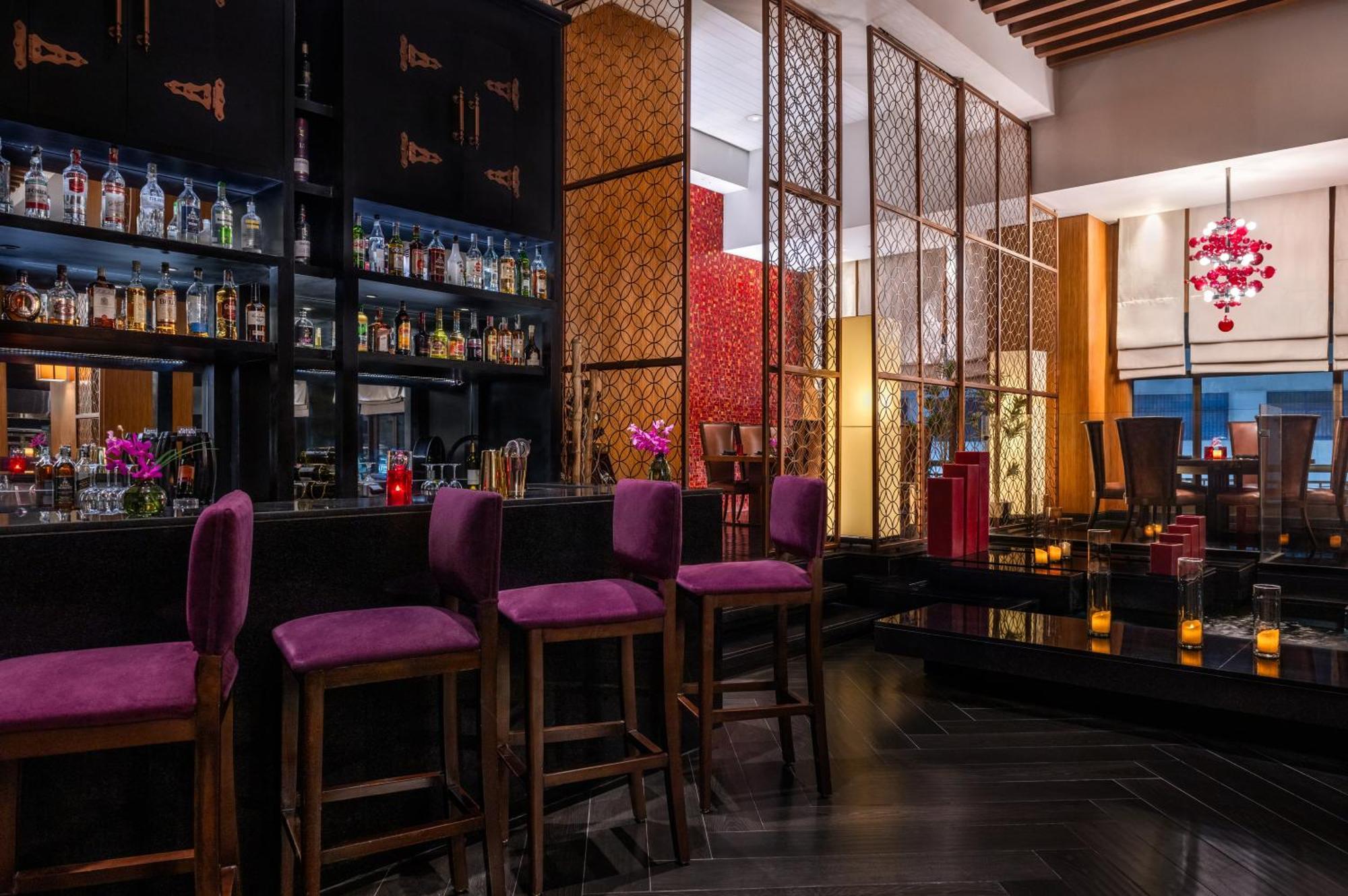 Hotel Sofitel Cairo Downtown Nile Esterno foto The bar at the lobby
