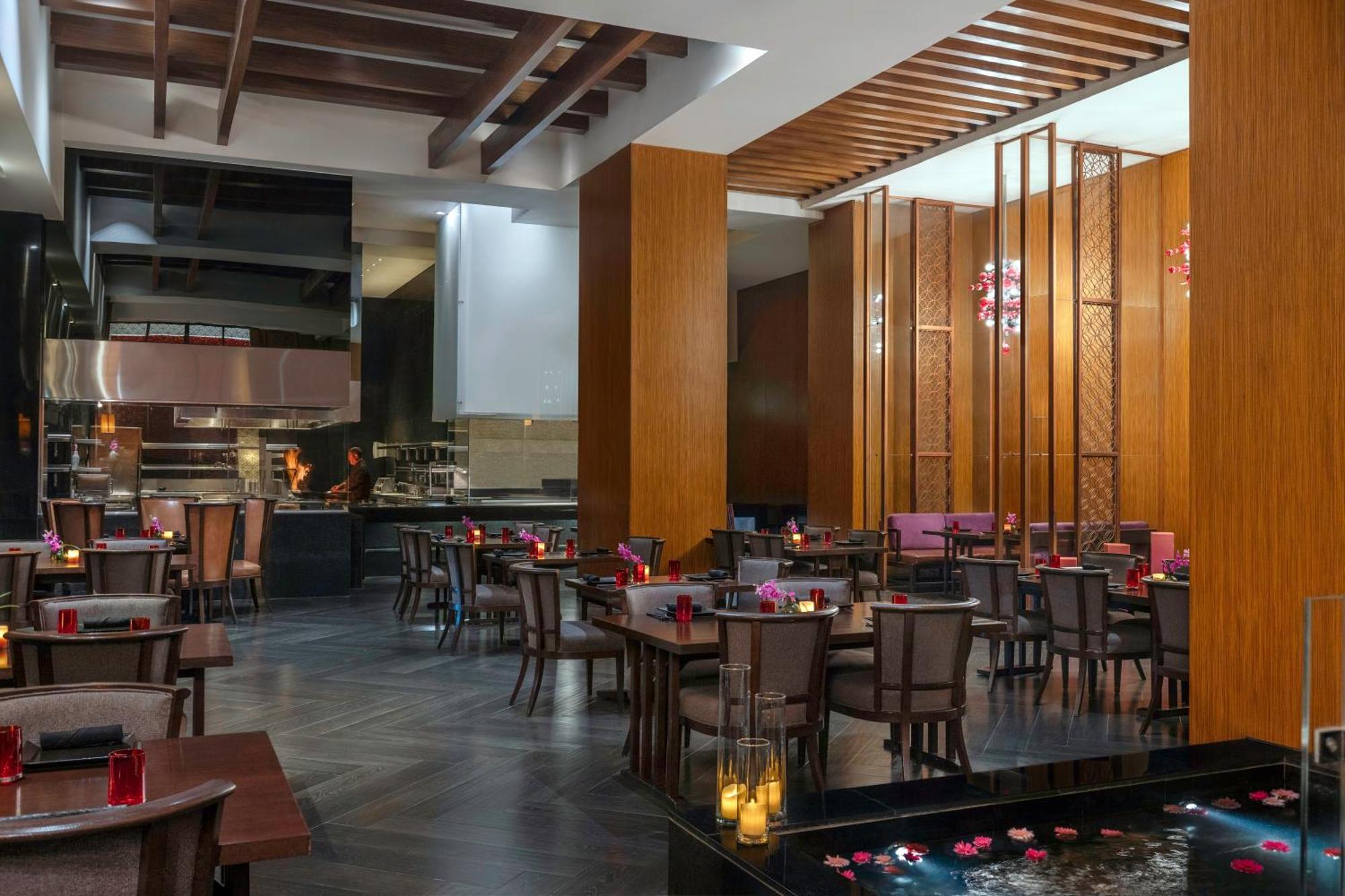 Hotel Sofitel Cairo Downtown Nile Esterno foto The interior of the restaurant