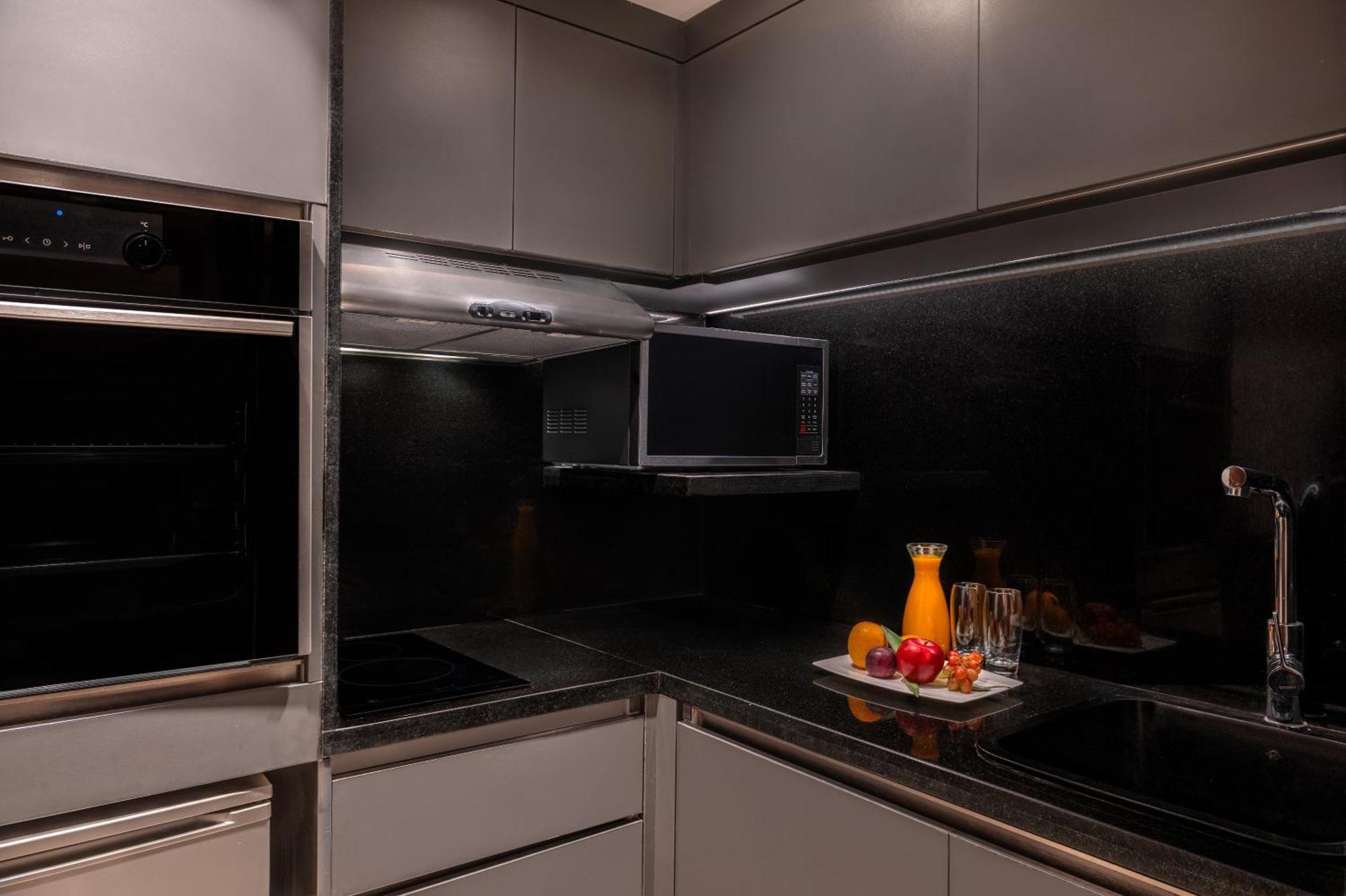 Hotel Sofitel Cairo Downtown Nile Esterno foto A modern kitchen