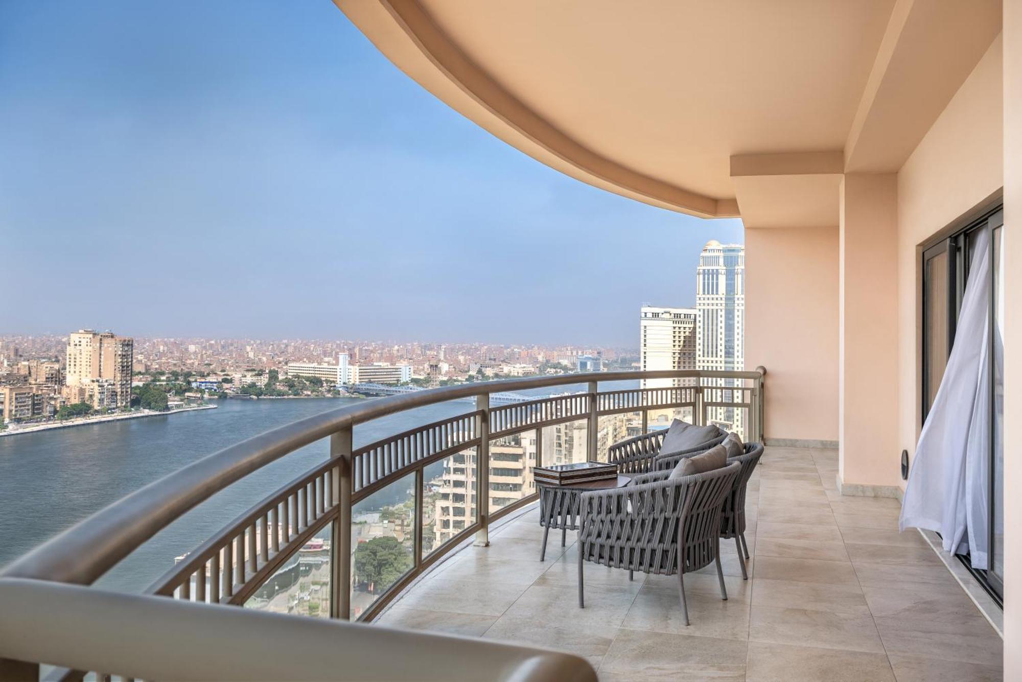 Hotel Sofitel Cairo Downtown Nile Esterno foto View from a suite