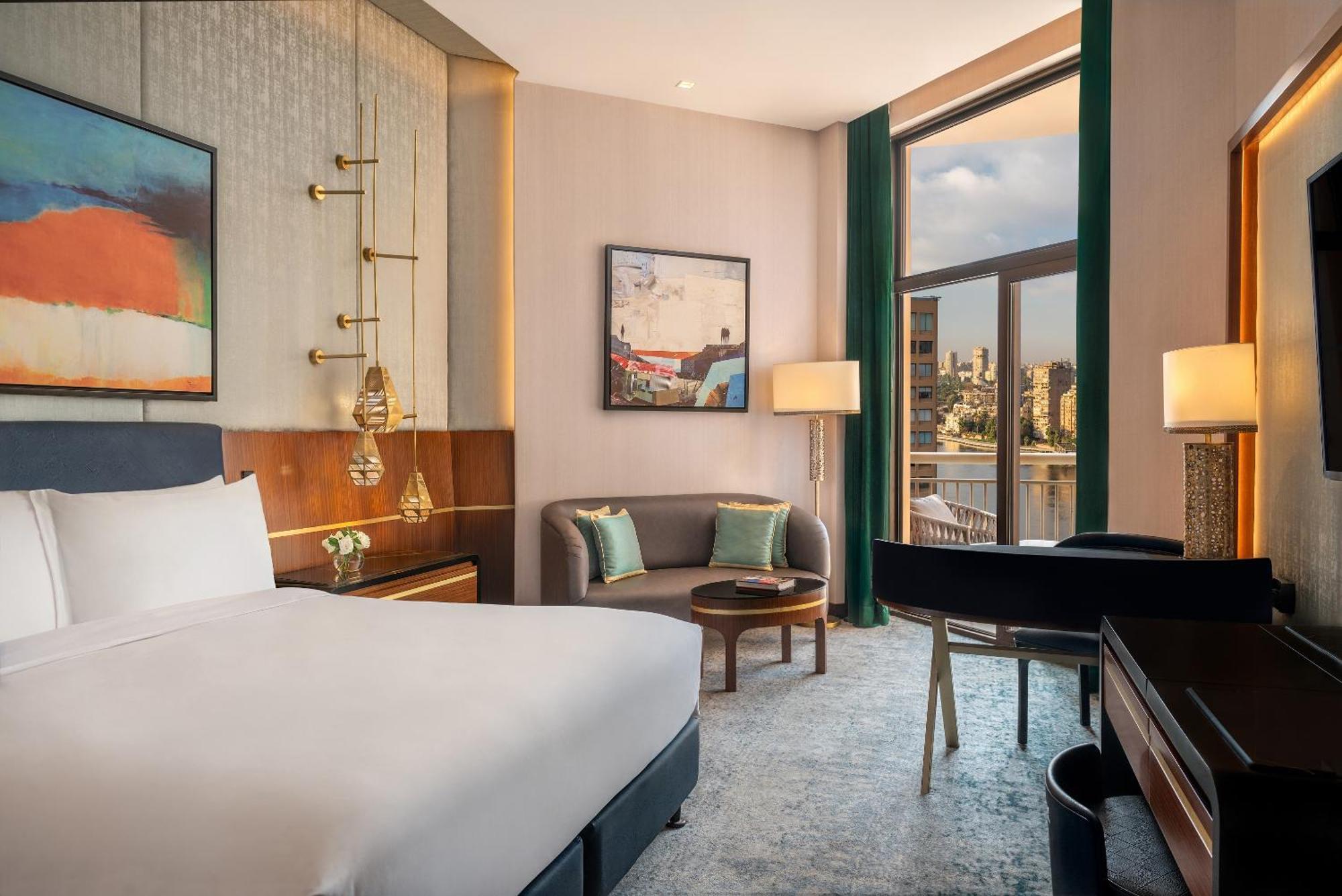 Hotel Sofitel Cairo Downtown Nile Esterno foto A room at the hotel